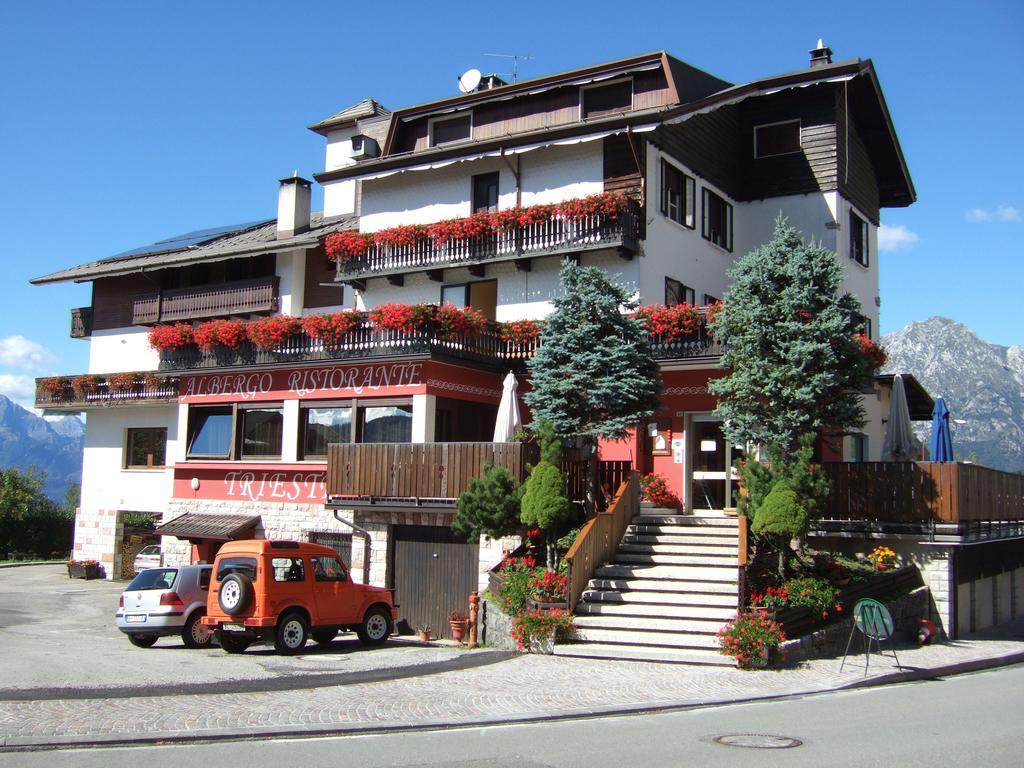 Albergo Trieste Тамбре-д'Альпаго Экстерьер фото